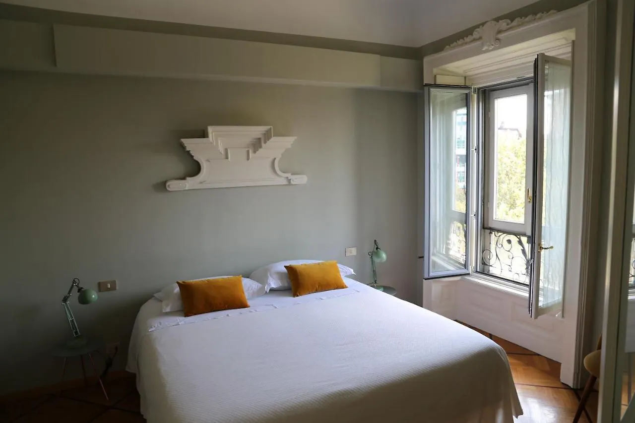B&B Bonaparte Suites Milan 2*,